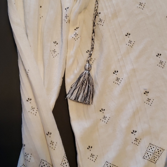 LUCKY BRAND LONG SLEEVE TOP - Picture 3 of 8